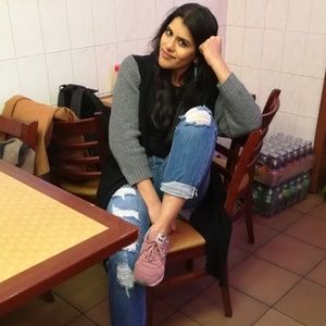 Hey! Meet your Posher, Anam